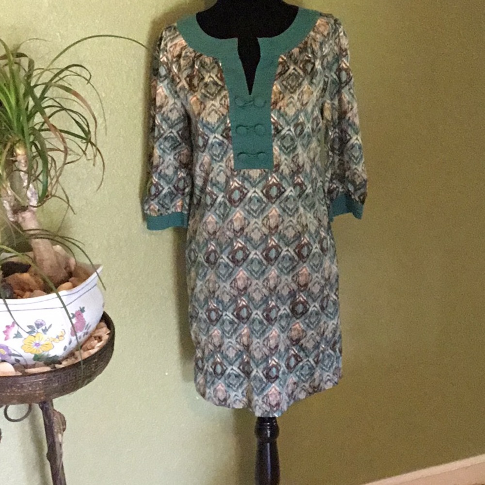 BCBG nice satin type dress!